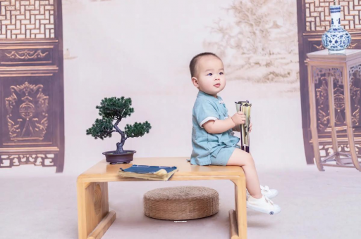 邵东宝宝眼睛肿是什么原因