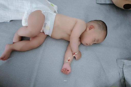 邵东宝宝总是摇头怎么回事